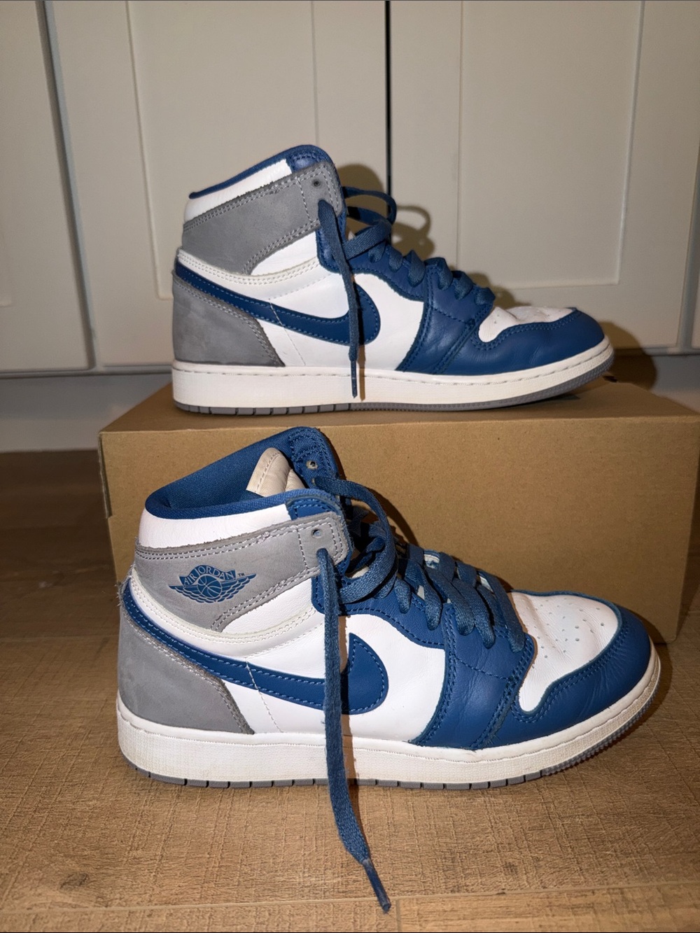 Nike Air Jordan 1 High OG - Blue / White / Gray (Men)